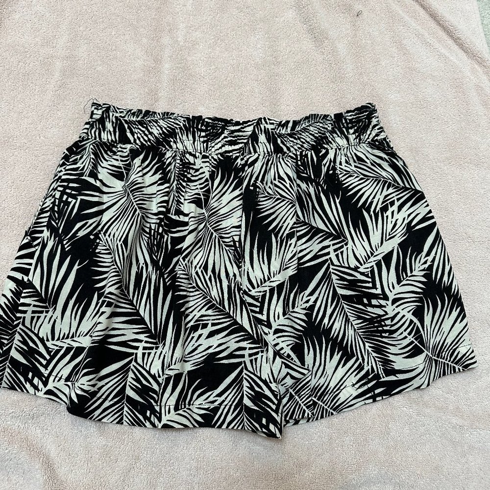 Tropical Black and White Shorts